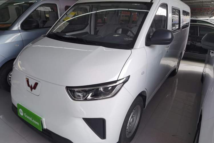 Used Wuling Yangguang 2025 Model 400km Bus Edition—Comfort Edition