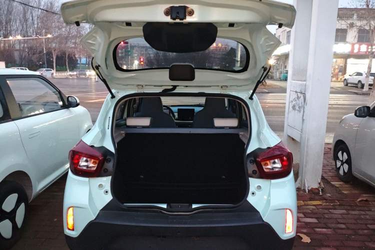 Used Dongfeng NAMMI BOX 2022 Revised Light Wind Edition 201 km Standard Version
