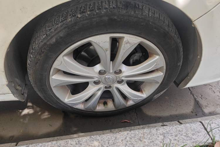 Used GAC Trumpchi GA6 2016 235T DCT Elite Edition Right Front Wheel Hub