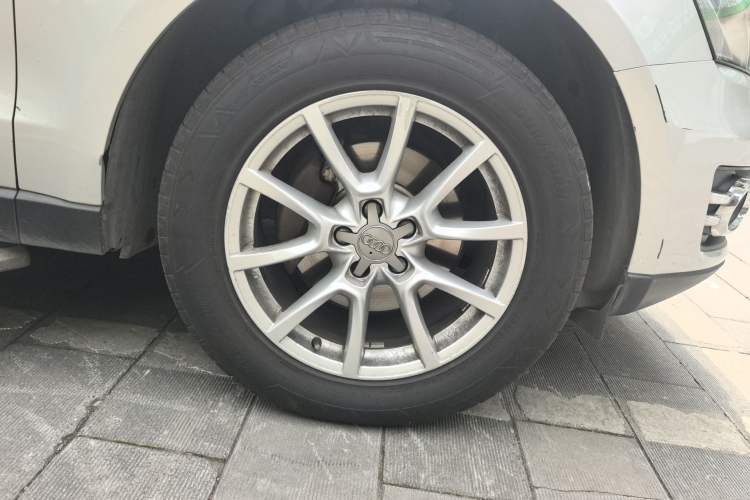 Used Audi Q5 2013 40 TFSI Technology Edition Right Front Wheel Hub