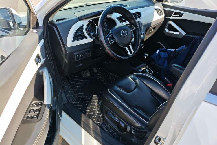 Used JAC Group Refine S2 2015 1.5L CVT Luxury Edition
