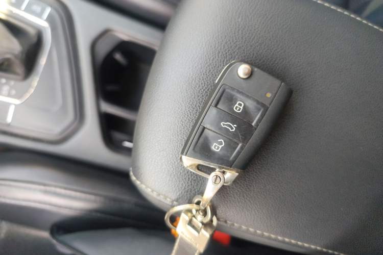 Used Volkswagen Tiguan L 2019 330TSI Automatic Two-Wheel Drive Luxury Edition China VI Standard