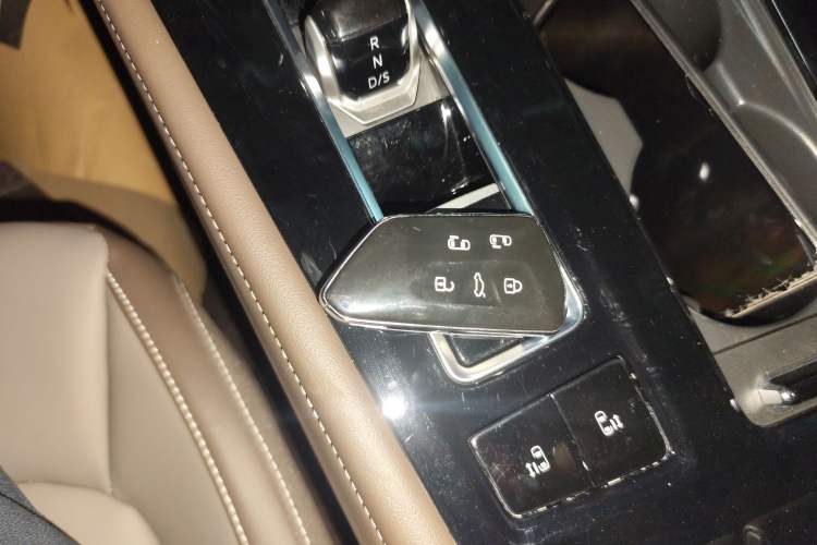 Used Volkswagen Viloran 2024 380TSI Luxury Edition