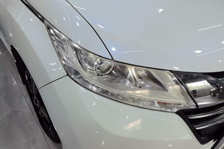 Used Honda Odyssey 2017 2.4L Comfort Edition Right Front Headlight