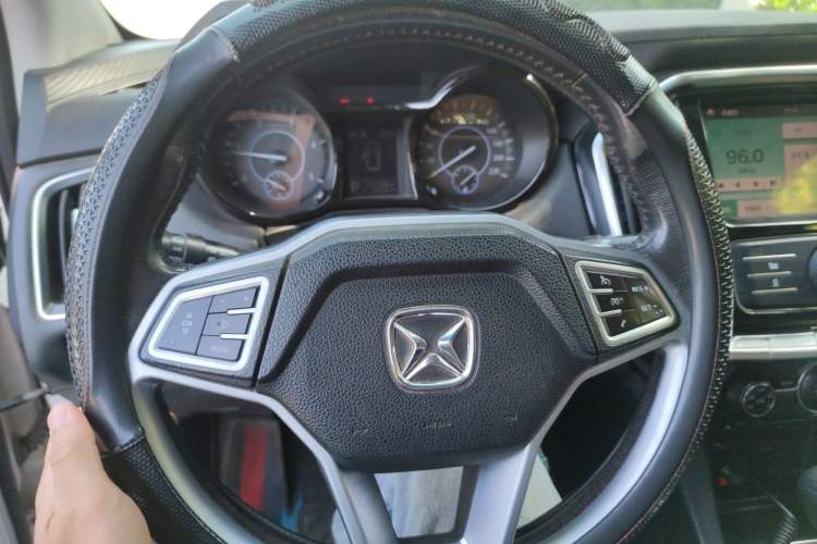 Used JMC Yusheng S350 2018 2.0T Automatic All-Wheel Drive Diesel Luxury Version with Sunroof 5 Seats
