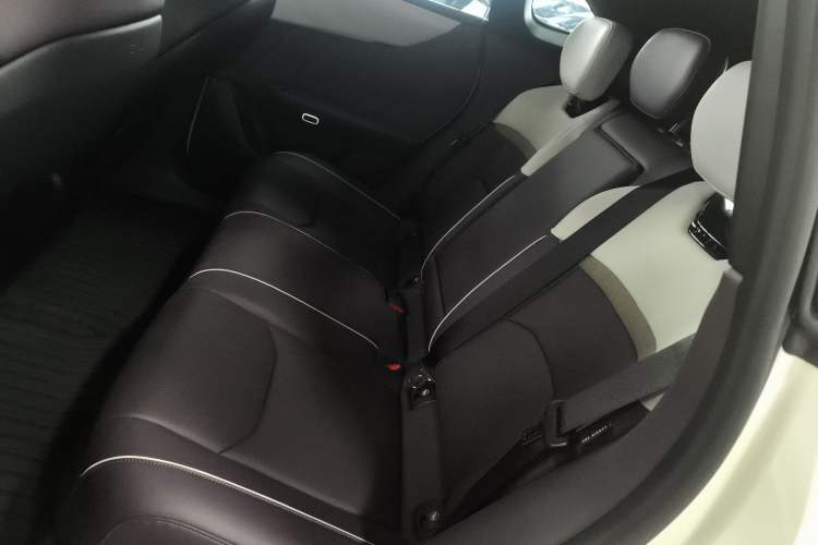 Used Mazda EZ-60 2025 Model Range-Extended 200 Max
