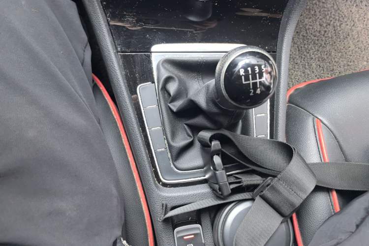 Used Volkswagen Golf 2018 1.6L Manual Fashion Edition