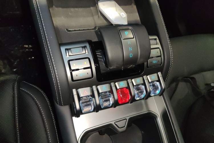 Used Formula Leopard Titanium 3 2025 501KM All-Wheel Drive Intelligent Driving Ultra Version
