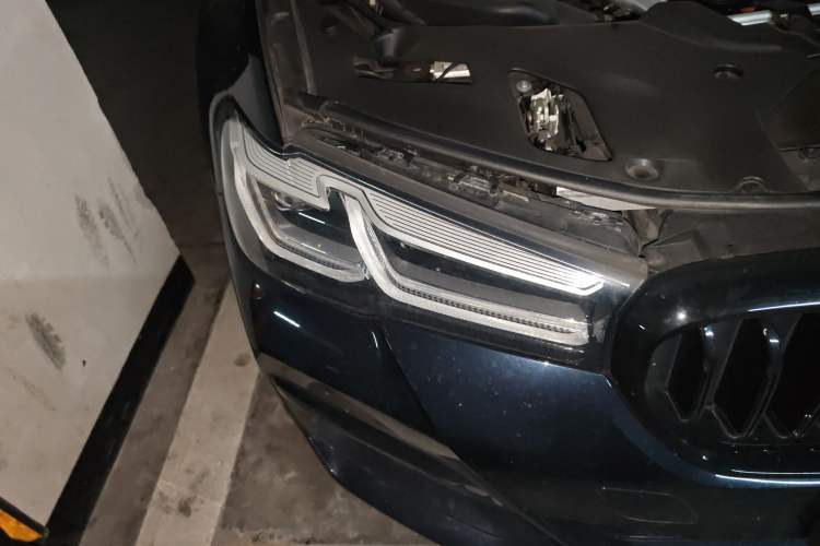 Used BMW 5 Series New Energy 2021 535Le Pioneer Edition M Sport Package Right Front Headlight