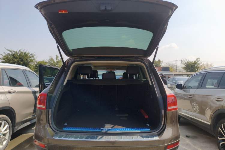 Used Volkswagen Touareg 2014 3.0 TSI New Edition
