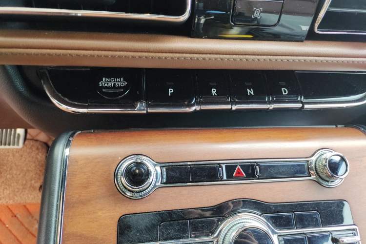 Used Lincoln Aviator 2021 3.0T V6 Four-Wheel Drive Zunya Edition Gear Lever