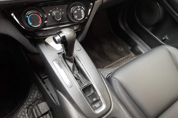 Used Honda XR-V 2015 1.5L LXi CVT Classic Edition Gear Lever