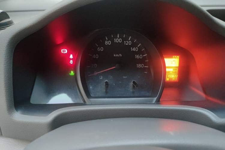 Used Nissan NV200 2014 1.6L CVT Luxury Model China IV Standard
