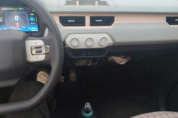 Used Chery QQ Ice Cream 2022 170km Sundae Phosphate Lithium-Ion Audio And AC Panel