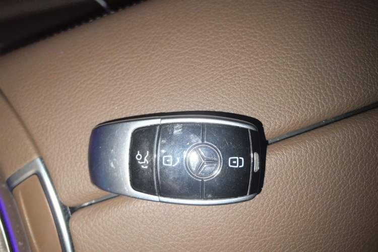 Used Mercedes-Benz E-Class 2021 Facelift E 300 L Stylish Edition Vehicle Key