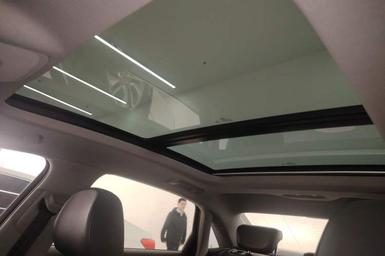 Used Audi A4L 2019 40 TFSI Fashion Edition China VI Emission Standard Headliner