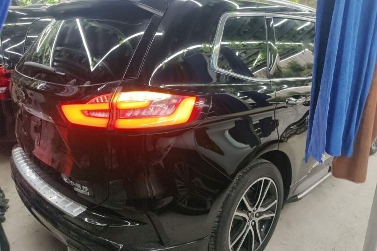 Used Ford Edge 2020 EcoBoost 245 Two-Wheel Drive Titanium 7-Seater