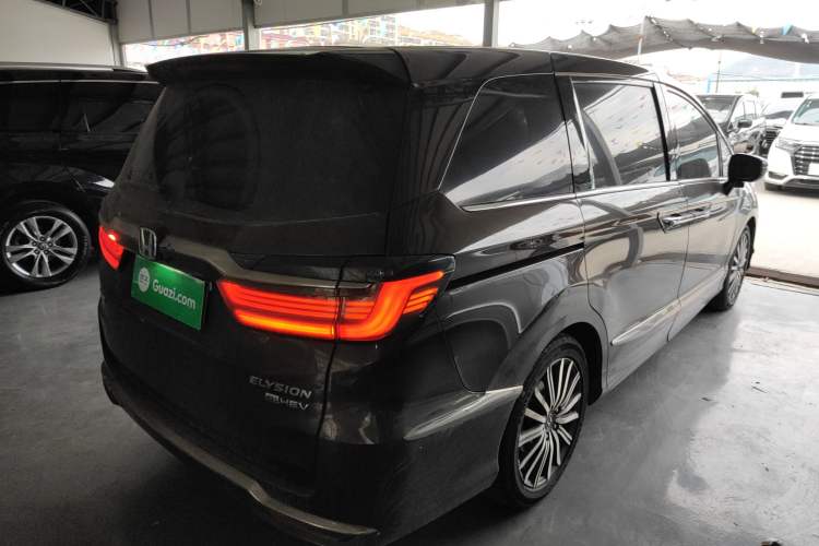 Used Honda Elysion 2022 2.0L eHEV Luxury Edition
