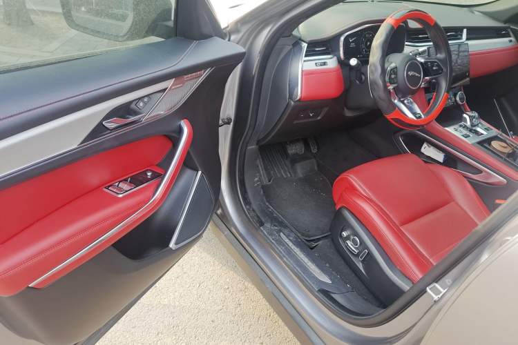 Used Jaguar F-PACE 2021 340 PS R-Dynamic SE
