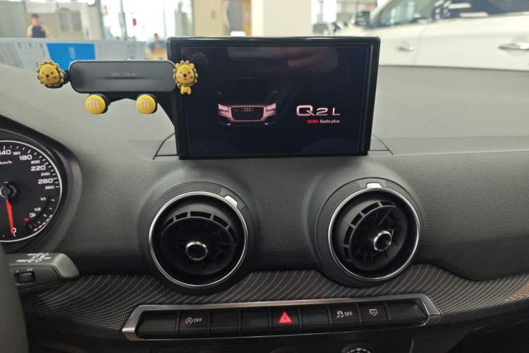 Used Audi Q2L 2018 35 TFSI Launch Exclusive Edition China VI Audio And AC Panel