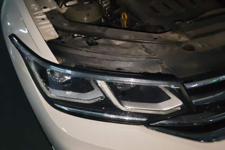 Used Volkswagen Tiguan L 2022 330TSI Automatic Two-Wheel Drive R-Line Flagship Edition Right Front Headlight