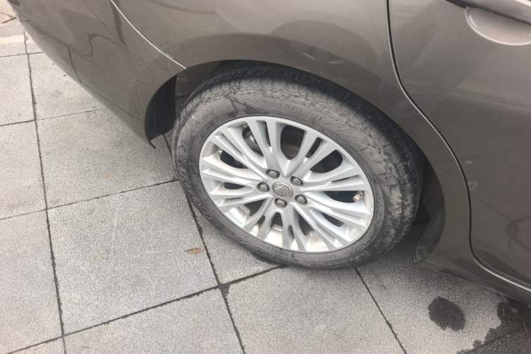 Used Buick GT 2015 15N Automatic Elite Version Right Rear Wheel Hub