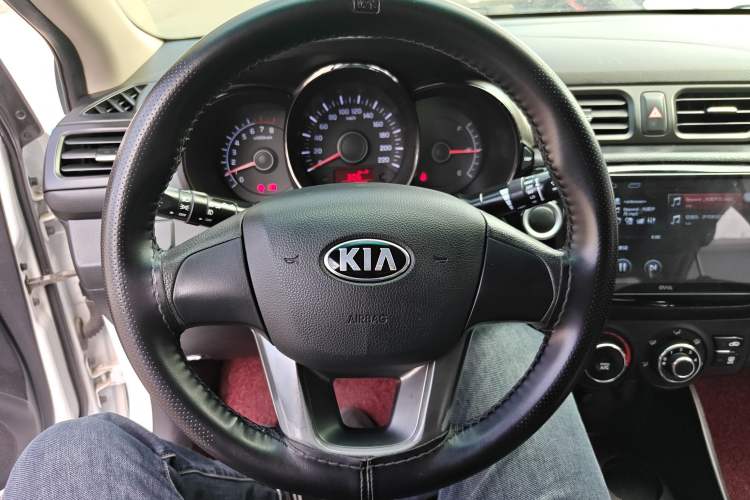 Used Kia K2 2012 Sedan 1.4L MT GLS Commemorative Edition
