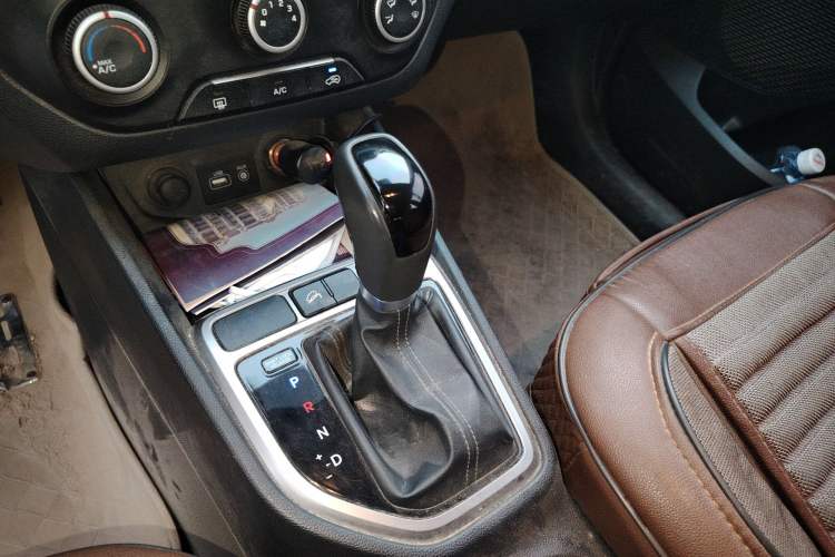 Used Hyundai ix25 2015 1.6L Automatic Two-Wheel Drive Smart GLS Trim
