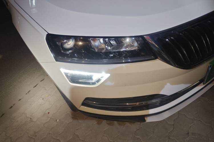 Used Skoda Karoq 2018 TSI280 Luxury Edition China V Standard Right Front Headlight