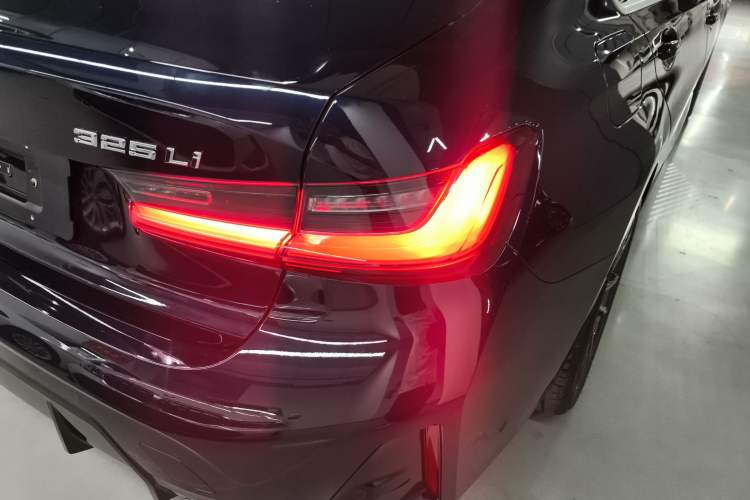 Used BMW 3 Series 2025 325Li M Sport Package Right Rear Taillight