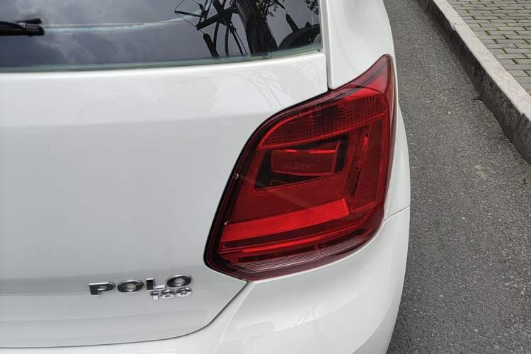 Used Volkswagen Polo 2016 1.6L Automatic Comfort Model Right Rear Taillight