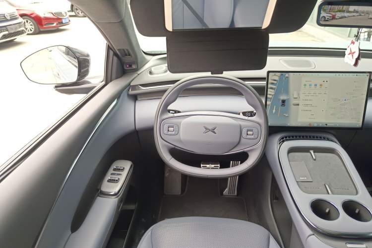 Used XPeng G7 2025 Model—702 Ultra Long Range Steering Wheel