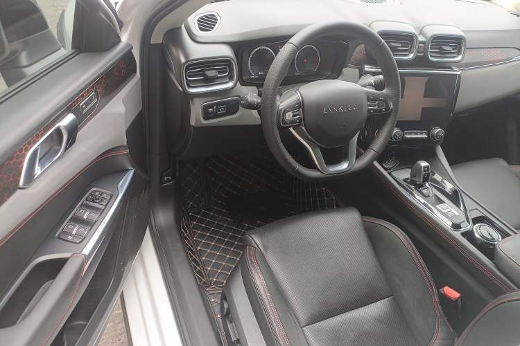 Used Lynk & Co 02 2018 1.5T DCT Two-Wheel Drive Pro Version China V Emission Standard