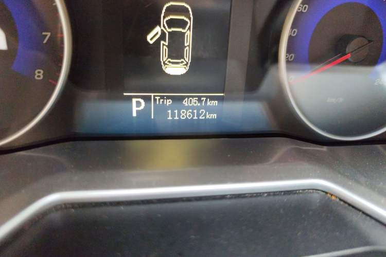 Used Geely Auto Emgrand 2015 Sedan 1.5L CVT Upward Version Odometer Close Up