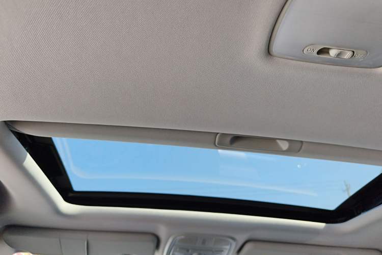 Used Haval M6 2021 PLUS 1.5T Manual Luxury Smart Connectivity Model Headliner