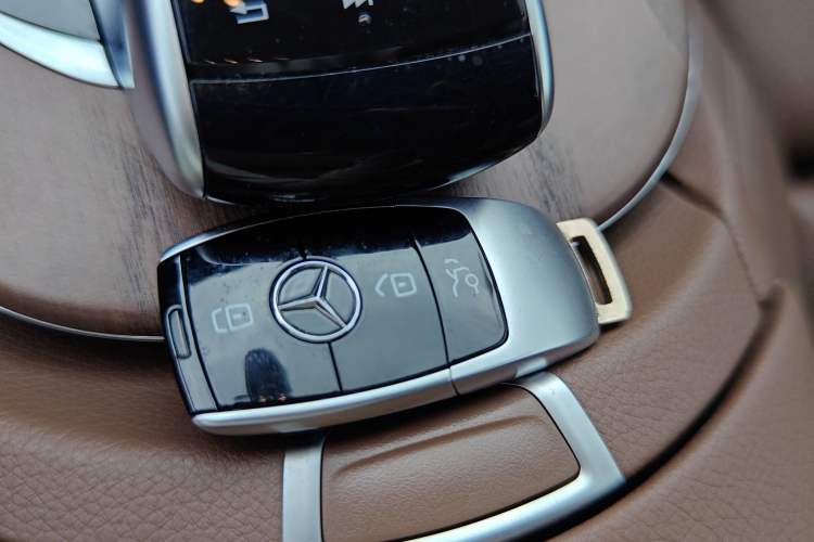 Used Mercedes-Benz E-Class 2018 Facelift E 200 L
