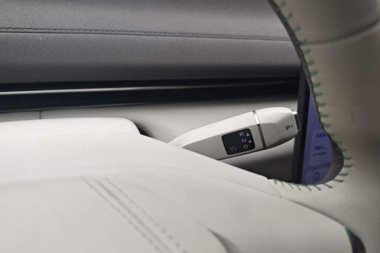 Used Deepal L07 2024 230Max Qiankun Intelligent Driving ADS SE Range-Extended Version Gear Lever