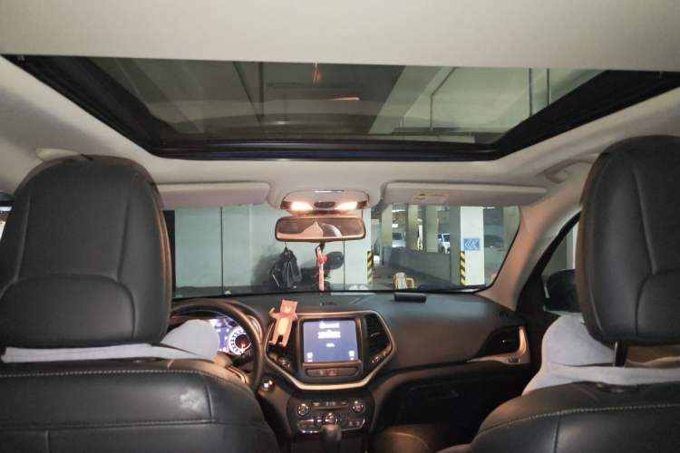 Used Jeep Cherokee 2017 2.4L Leading Smart Edition Headliner