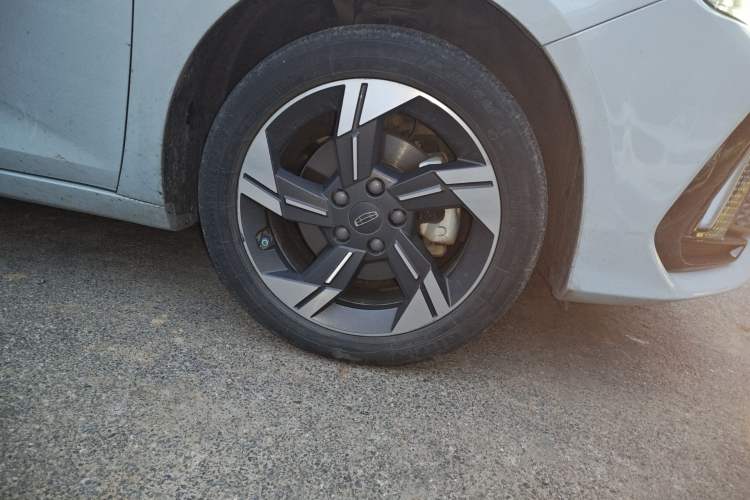 Used Geely Auto Emgrand L HiP 2022 1.5TD-DHT Pro 100KM Super Rui Right Front Wheel Hub