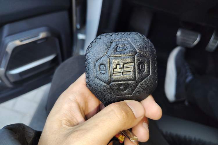 Used JETOUR Traveler 2024 2.0T All-Wheel-Drive Silver Dragon Wings
