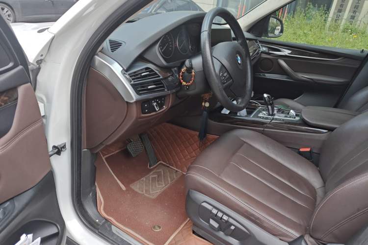 Used BMW X5 2015 xDrive28i
