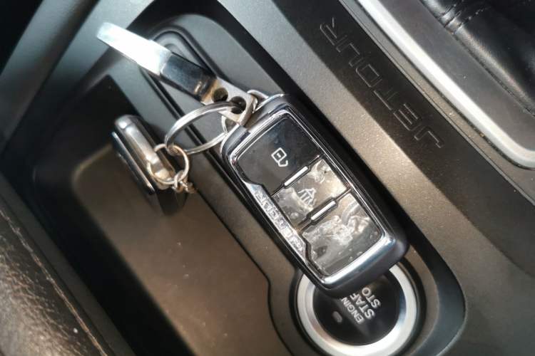 Used JETOUR X70M 2021 1.5T DCT Luxury Partner Model 7 Seats