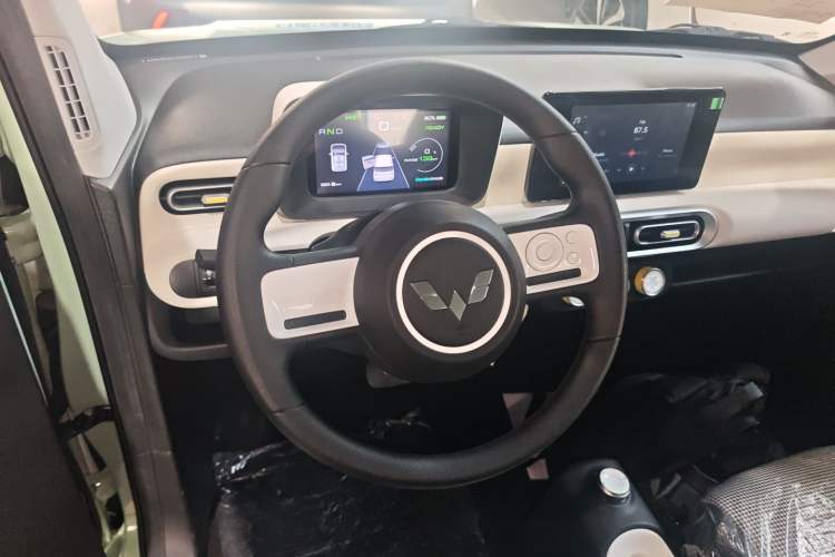 Used Wuling Hongguang MINIEV 2024 3rd Generation 170 km Steering Wheel