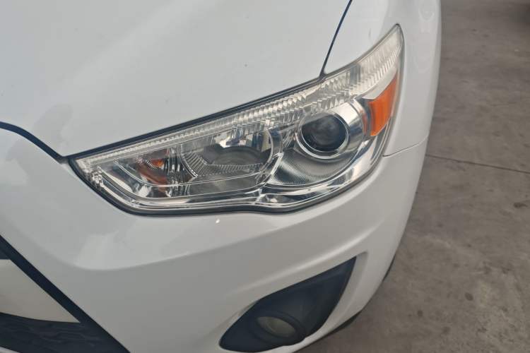 Used Mitsubishi ASX 2013 2.0L CVT Two-Wheel Drive Elite Edition Left Front Headlight