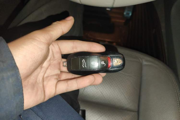 Used Porsche Cayenne 2011 Cayenne 3.0T Vehicle Key
