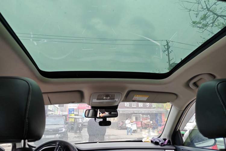 Used Roewe RX5 New Energy 2017 eRX5 50T Hybrid Connected Prestige Flagship Edition Headliner