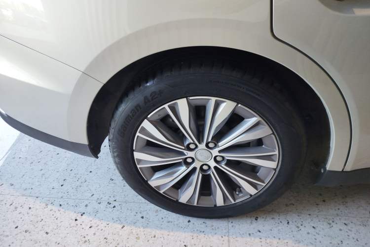 Used Hongqi E-QM5 2022 431 km Charge & Enjoy Edition