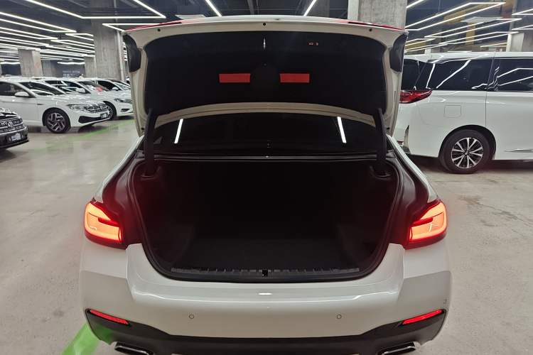 Used BMW 5 Series 2022 Restyled 530Li Leading Edition M Sport Package
