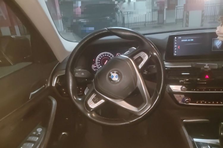 Used BMW 5 Series 2018 Revised Version 530Li Leading Edition Luxury Package Steering Wheel