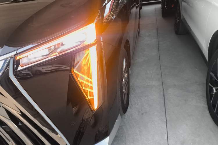 Used GAC Trumpchi M8 2023 Zongshi Series 400T Ultimate Edition Left Front Headlight